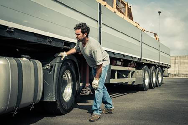 بررسی مشکلات رانندگان خودروهای سنگین